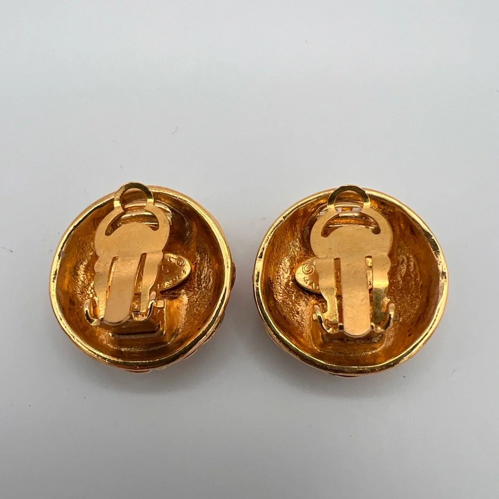 CHANEL Vintage Quilted CC Matelasse Logo Earrings - Picture 5 of 10